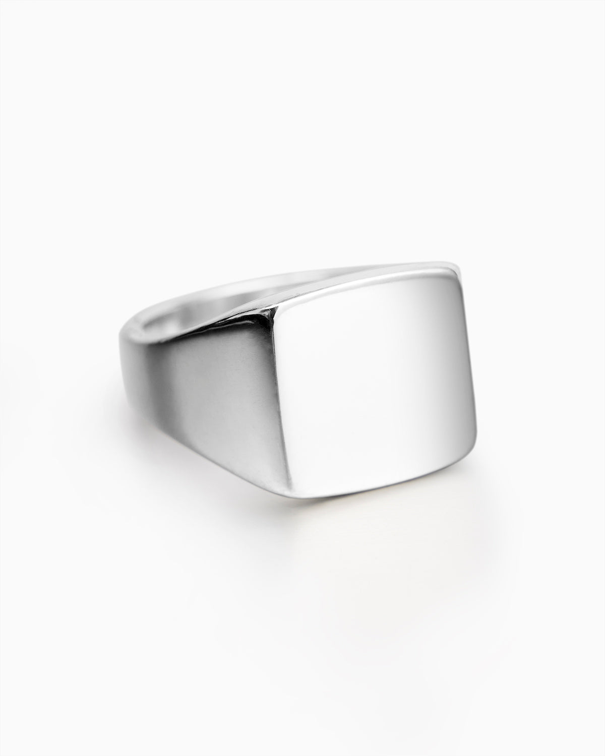Essential Signet Ring