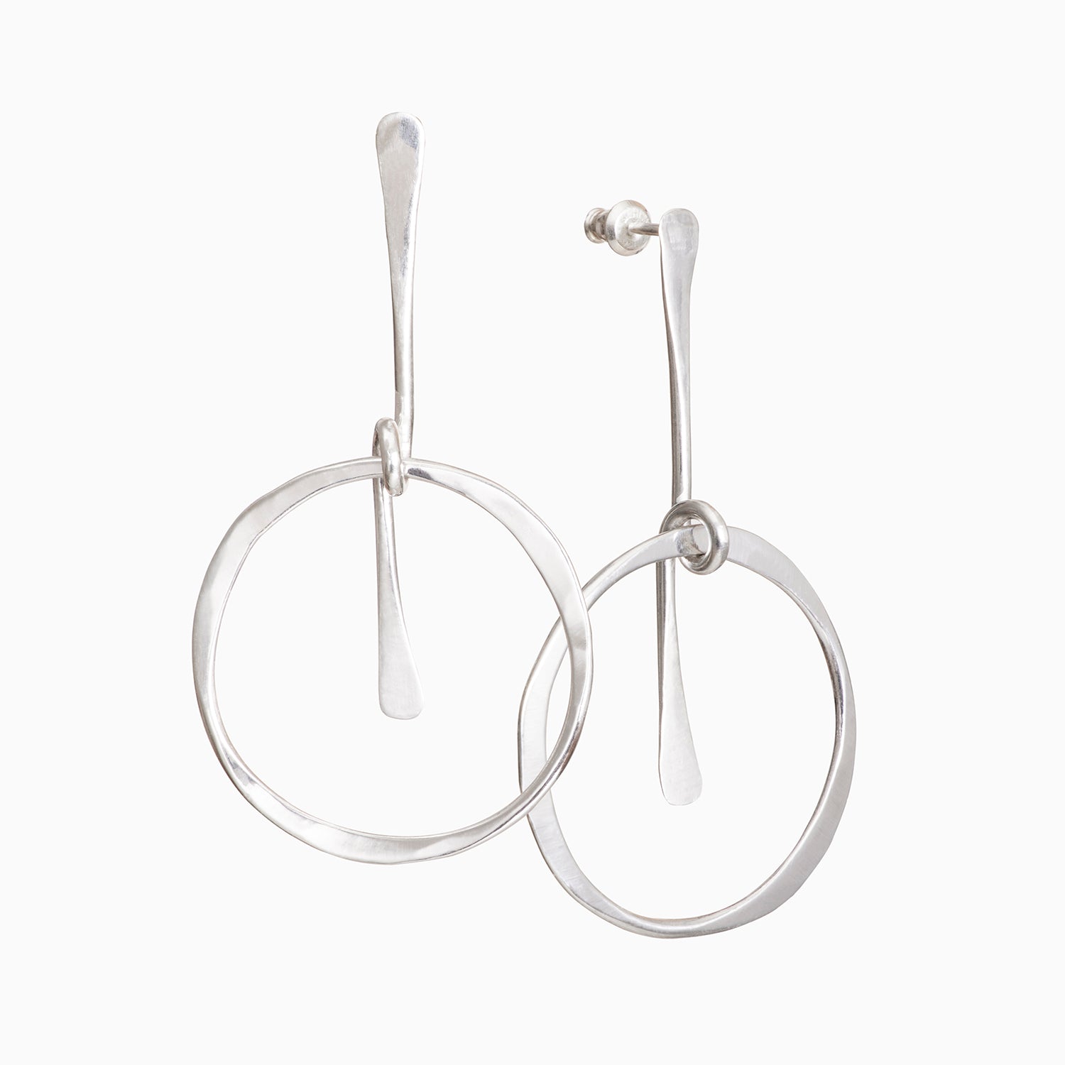 Single-Loop-Drop_Earings_1500x1500.jpg__PID:dc32ed6a-9372-4de4-b724-227b54455bc3