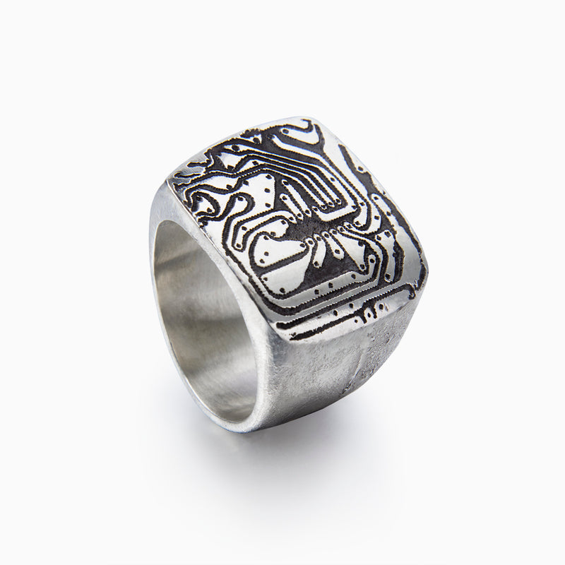 UNUN Jewelry_Signet-Gateway-Key-01.jpg__PID:da12c907-b449-481e-a952-922372ef2bb7